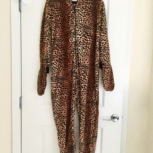 COZY FUN Halloween onesie! (Leopard)